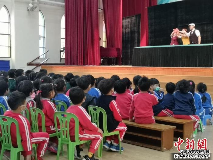 《小吉普？变变变》在圣公会幼稚园演出现场 中国儿艺供图